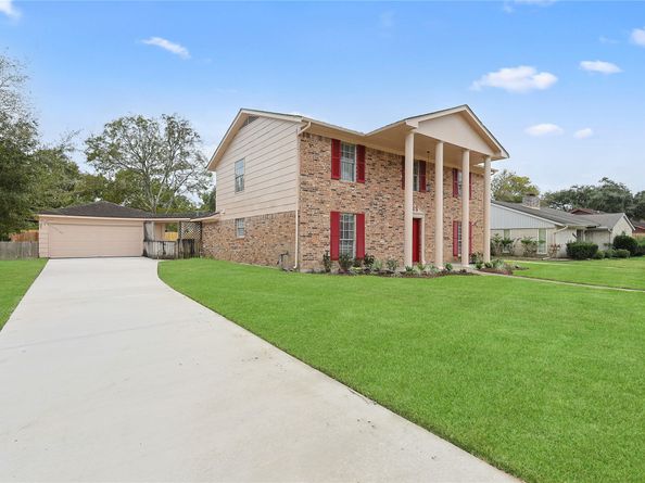 16438 Glenshannon Drive, Houston TX 77059