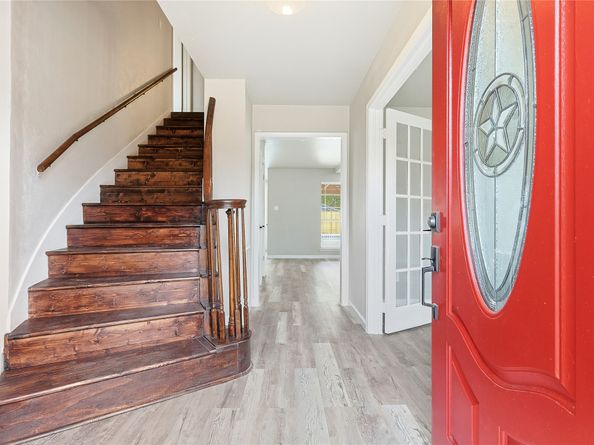 16438 Glenshannon Drive, Houston TX 77059