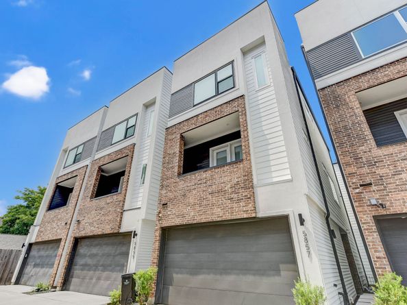 5857 Dolores Street, Houston TX 77057