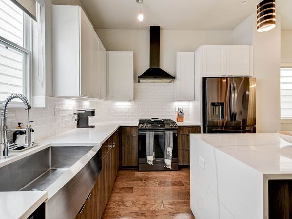 5857 Dolores Street, Houston TX 77057