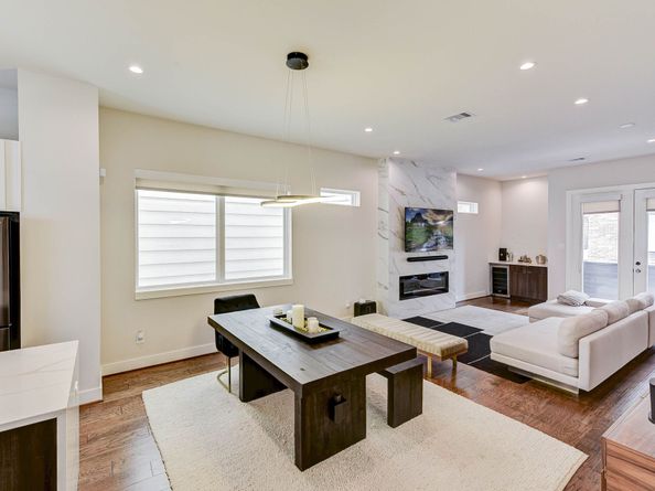 5857 Dolores Street, Houston TX 77057