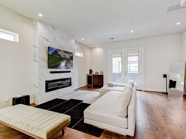 5857 Dolores Street, Houston TX 77057