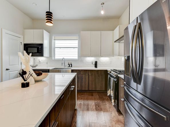 5857 Dolores Street, Houston TX 77057