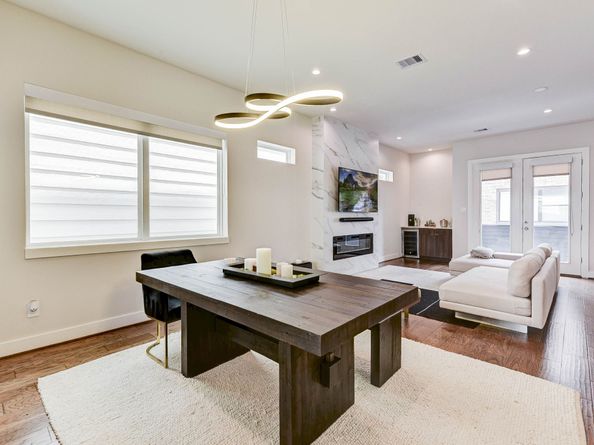 5857 Dolores Street, Houston TX 77057