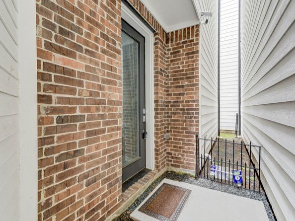 5857 Dolores Street, Houston TX 77057