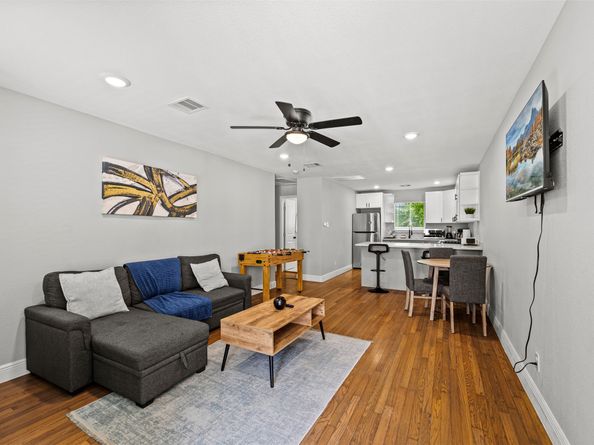 2512 Calumet Street, Houston TX 77004