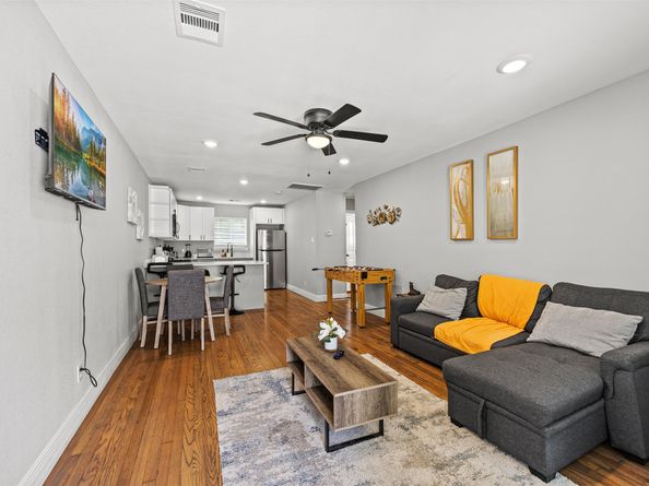 2512 Calumet Street, Houston TX 77004