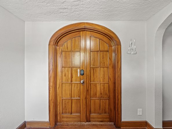 2512 Calumet Street, Houston TX 77004