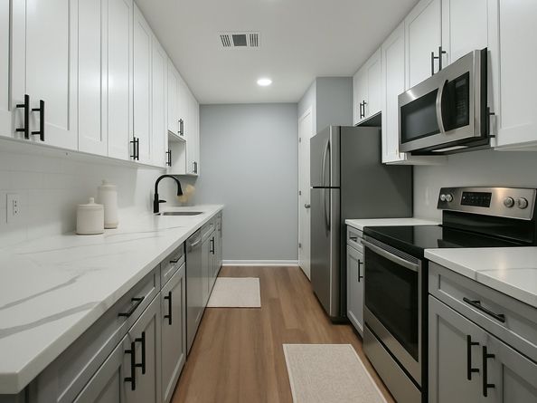 7931 Ellinger Lane, Houston TX 77040