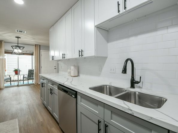 7931 Ellinger Lane, Houston TX 77040