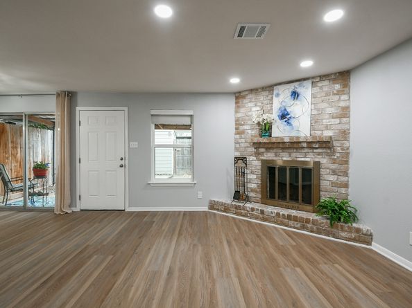 7931 Ellinger Lane, Houston TX 77040