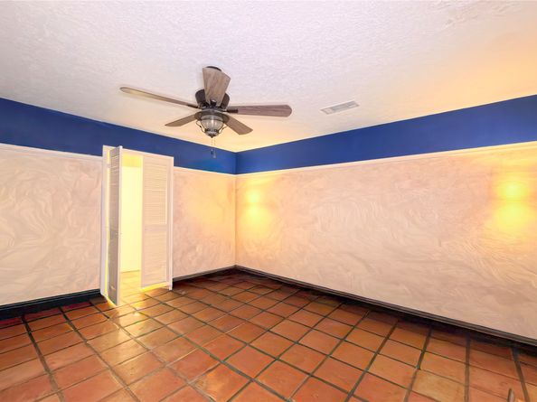 1015 Woodhorn Drive, Houston TX 77062