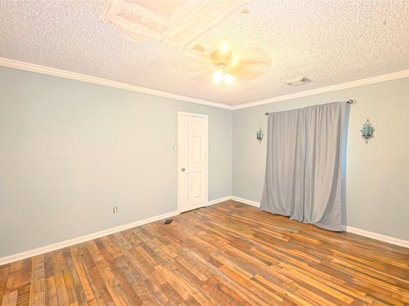 1015 Woodhorn Drive, Houston TX 77062