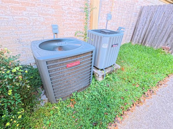 1015 Woodhorn Drive, Houston TX 77062