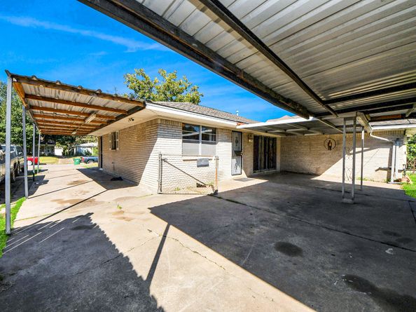 8130 Juliabora Street, Houston TX 77017