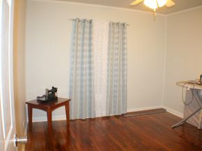 7833 Narcissus Street, Houston TX 77012