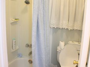 7833 Narcissus Street, Houston TX 77012