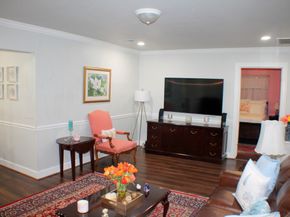 7833 Narcissus Street, Houston TX 77012