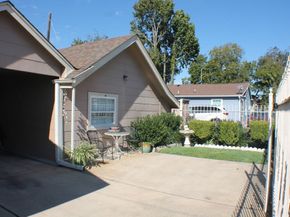 7833 Narcissus Street, Houston TX 77012