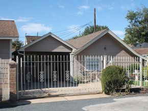 7833 Narcissus Street, Houston TX 77012