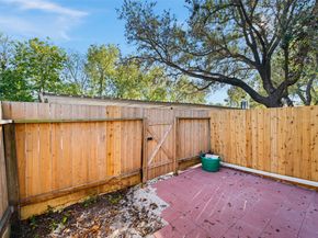 5204 Arboles Drive L, Houston TX 77035