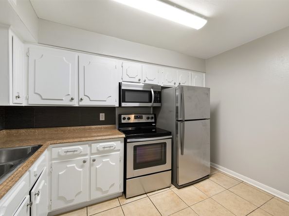 5204 Arboles Drive L, Houston TX 77035