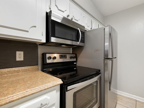 5204 Arboles Drive L, Houston TX 77035