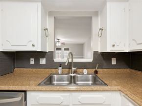 5204 Arboles Drive L, Houston TX 77035