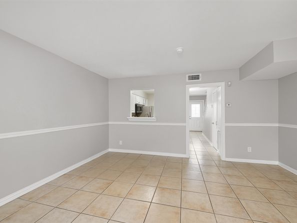 5204 Arboles Drive L, Houston TX 77035