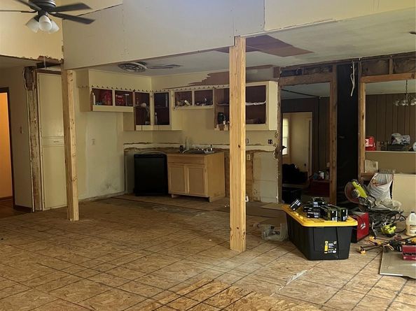 9021 Lomax Street, Houston TX 77093
