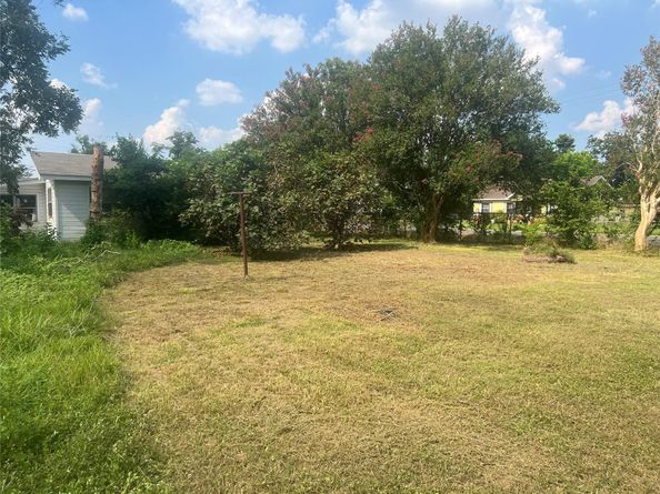 9021 Lomax Street, Houston TX 77093