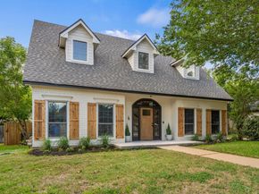 1102 Twin Creek DR, Pflugerville TX 78660