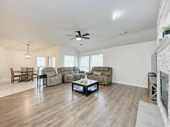 500 Olympic DR, Pflugerville TX 78660