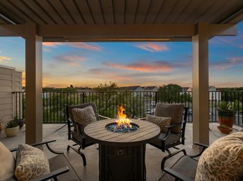 1013 Highknoll LN