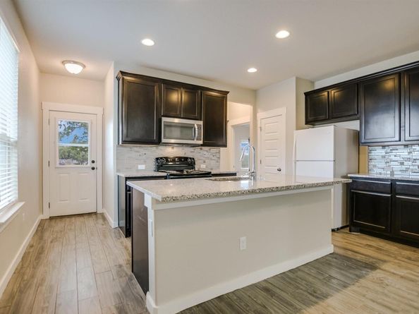 124 Ancellotta WAY, Leander TX 78641