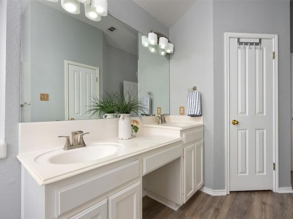 1107 Sugarberry DR, Cedar Park TX 78613