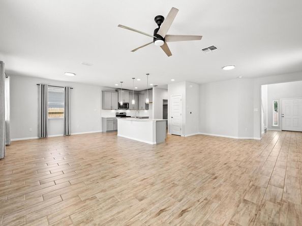 11902 Farrier LN 29, Austin TX 78748