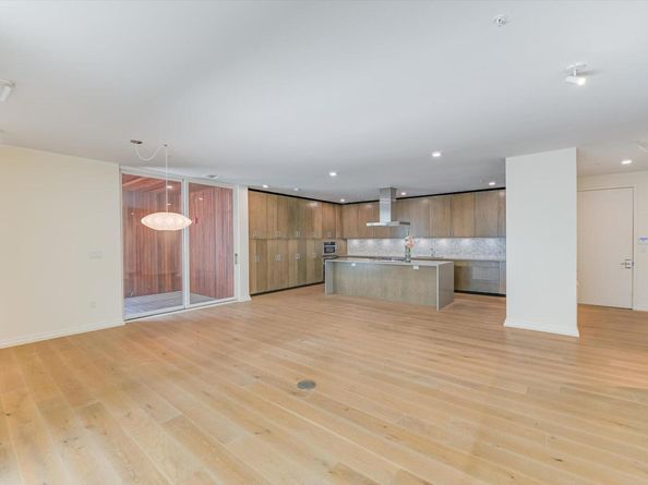 1010 W 10th ST 203, Austin TX 78703