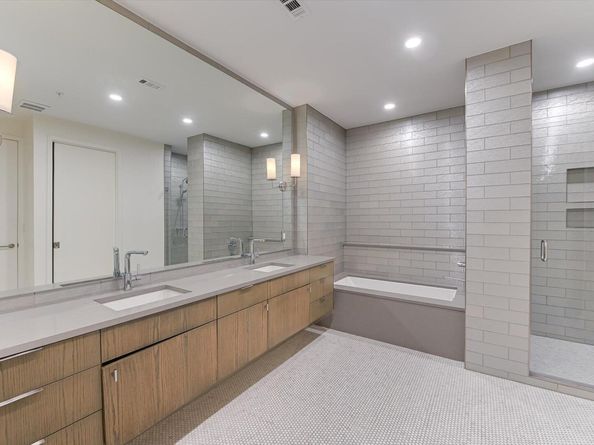 1010 W 10th ST 203, Austin TX 78703