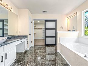 13102 Hunters Chase DR, Austin TX 78729