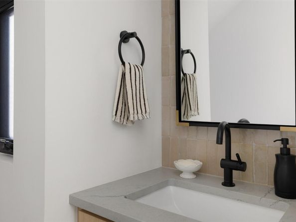 5303 Avenue G 1, Austin TX 78751