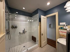 2002 East Side DR, Austin TX 78704