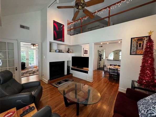 2002 East Side DR, Austin TX 78704