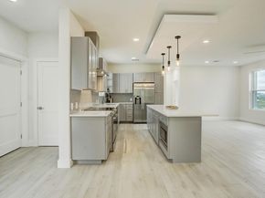 4300 Mansfield Dam RD 1221, Austin TX 78734