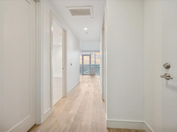 222 West Ave 2804, Austin TX 78701