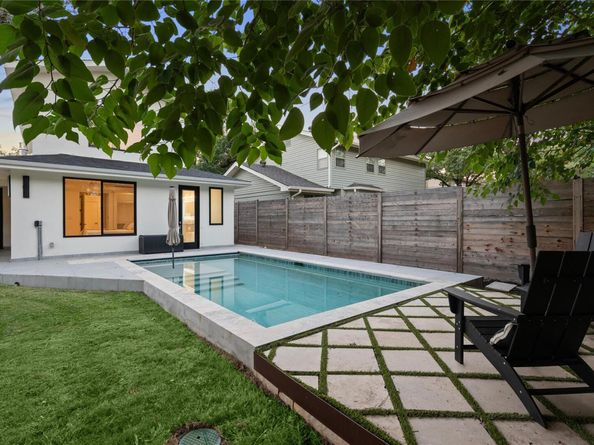 4000 Greystone DR, Austin TX 78731