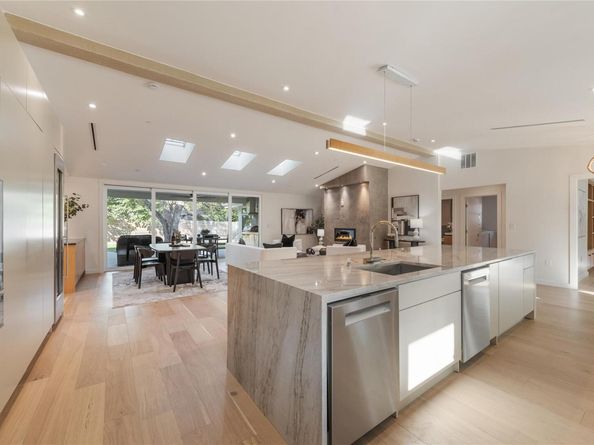 4000 Greystone DR, Austin TX 78731