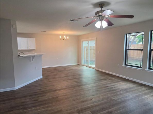 6801 Derby Downs DR, Austin TX 78747