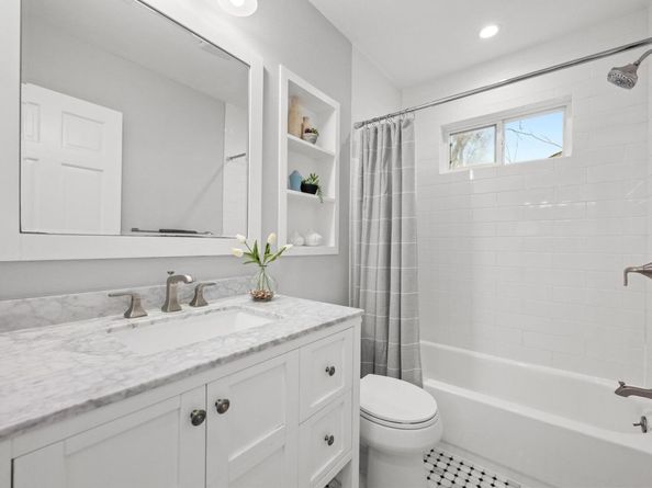 3713 Robinson Ave, Austin TX 78722