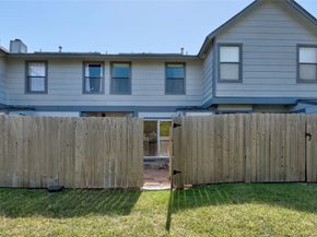 1411 Gracy Farms LN 52, Austin TX 78758